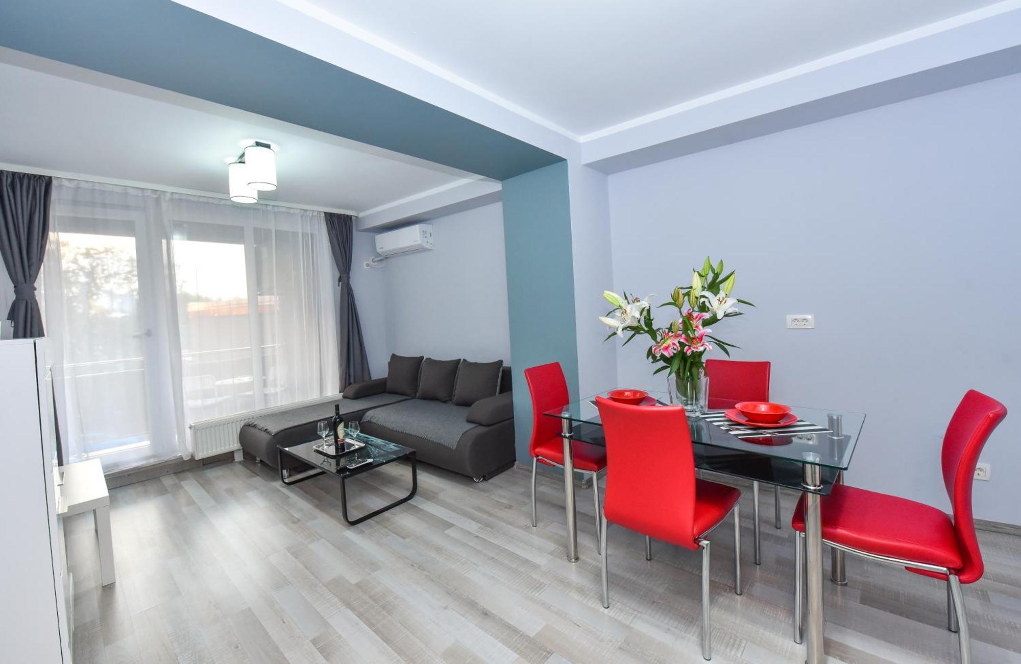 Dracula Adventure Tours Accommodation Бухарест Экстерьер фото